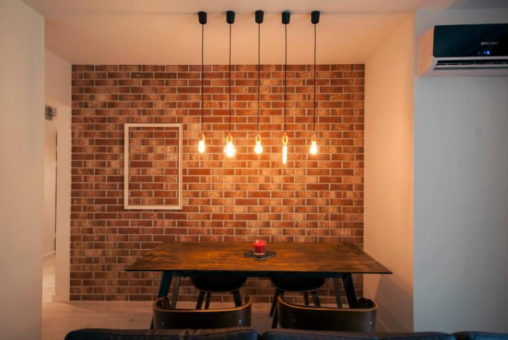 Retro Midtown Apartment Bucharest Luaran gambar